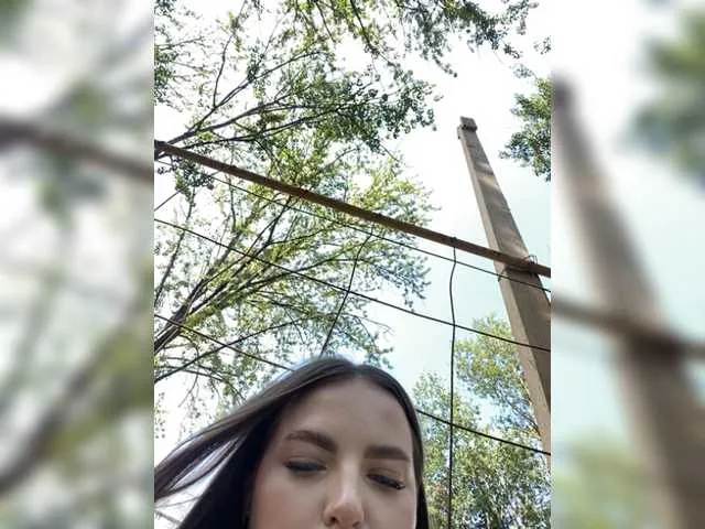 Live sex webcam photo for KettyPretty25 #278209724