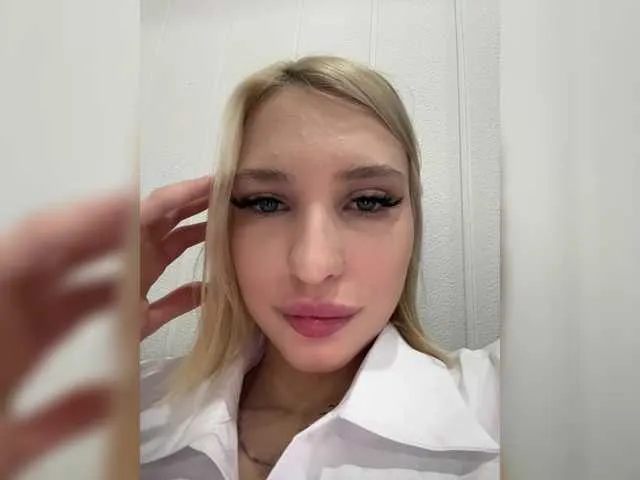 Live sex webcam photo for KettyPretty25 #290758042