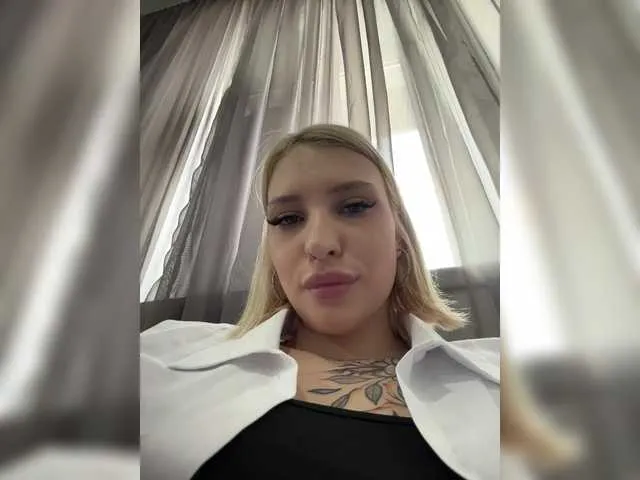 Live sex webcam photo for KettyPretty25 #290772867