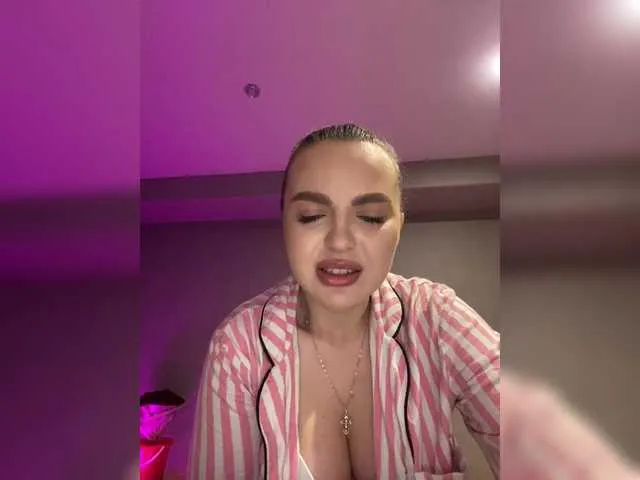 Live sex webcam photo for KettyPretty25 #290794840