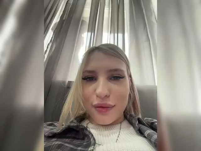 Live sex webcam photo for KettyPretty25 #290799814