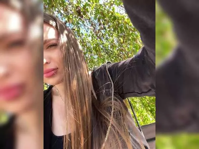 Live sex webcam photo for KettyPretty25 #290944440