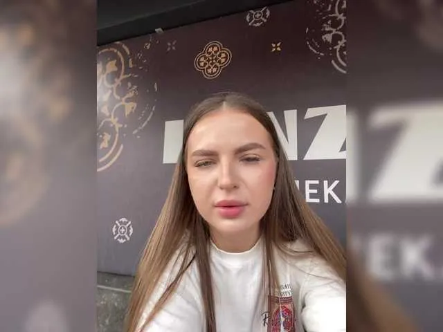 Live sex webcam photo for KettyPretty25 #291105141