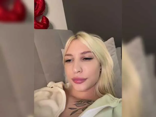 Live sex webcam photo for KettyPretty25 #291942833