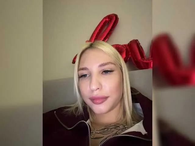 Live sex webcam photo for KettyPretty25 #291950272