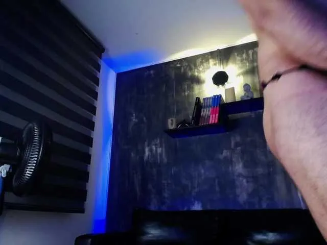 Live sex webcam photo for Kevin-Collins-S #290563859
