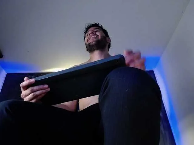 Live sex webcam photo for Kevin-Collins-S #290954456