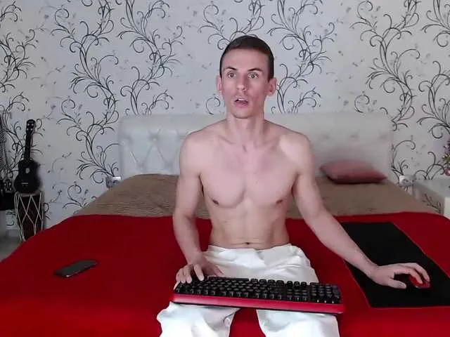 Live sex webcam photo for kevinlarsen99 #277034338