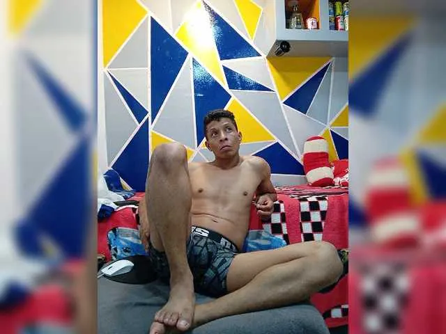 Live sex webcam photo for Kevinsex-1 #274246029