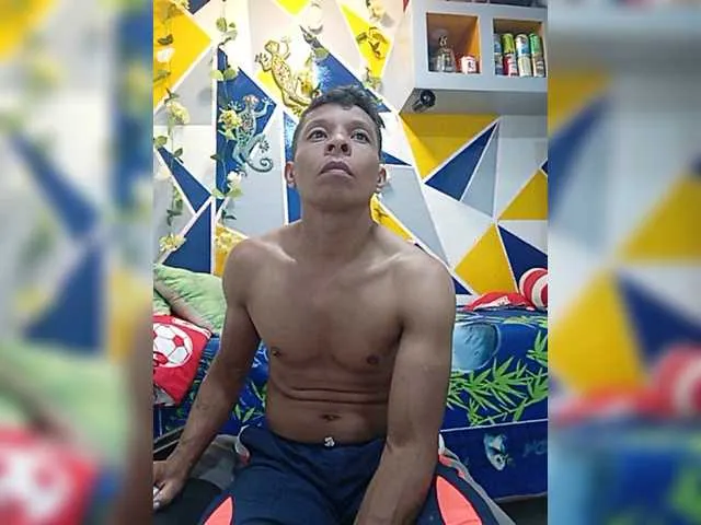 Live sex webcam photo for Kevinsex-1 #274438497