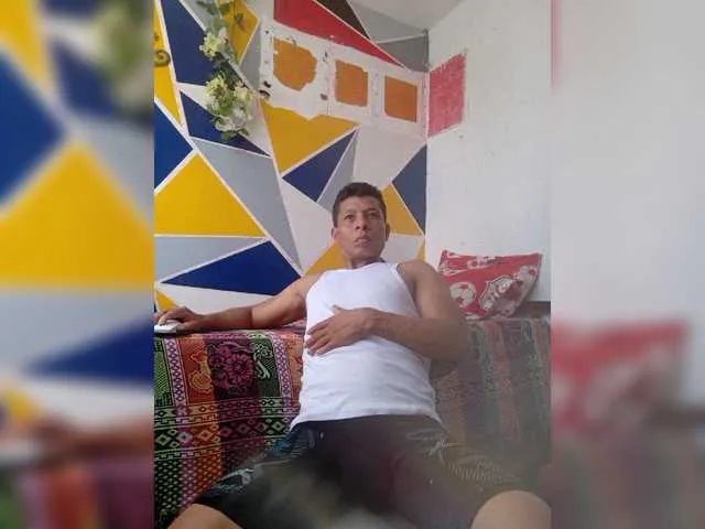 Live sex webcam photo for Kevinsex-1 #276139299