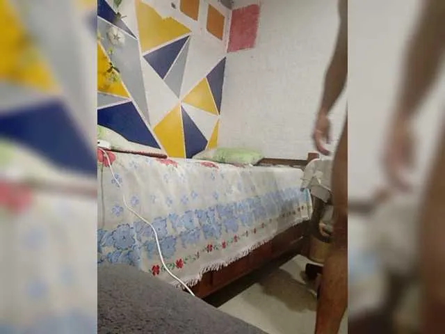 Live sex webcam photo for Kevinsex-1 #276295646