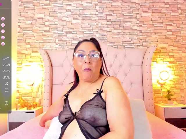 Live sex webcam photo for Keyla-Ruiz #276677458