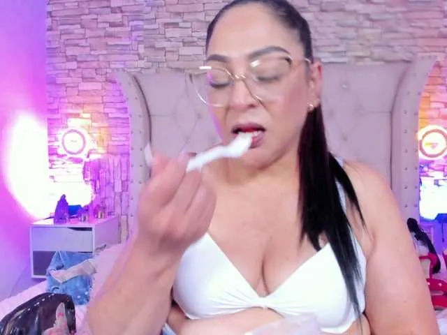 Live sex webcam photo for Keyla-Ruiz #292965832