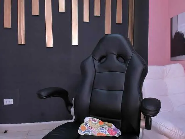 Live sex webcam photo for Keyla-Watson #273374724