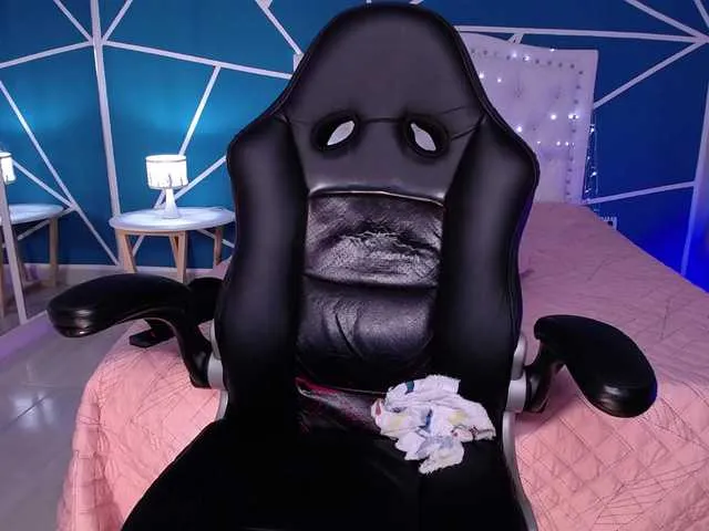 Live sex webcam photo for Keyla-Watson #273442840