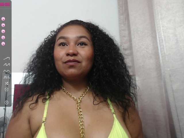 Live sex webcam photo for KeylaHot #274258194