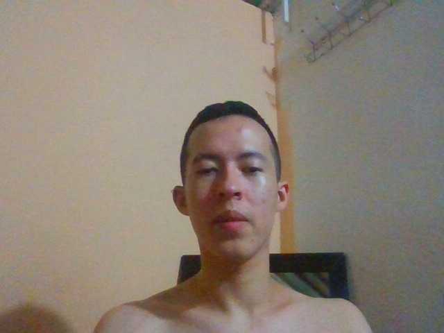 Live sex webcam photo for Kferrero #277316273