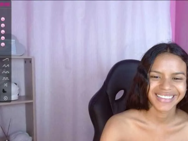 Live sex webcam photo for Khate-Garcia #274524641