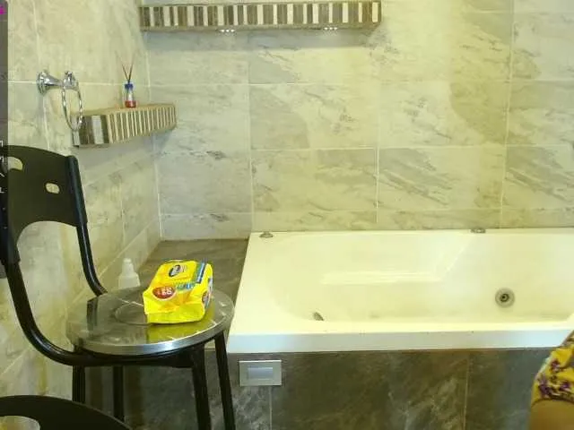 Live sex webcam photo for Khate-Garcia #275924321