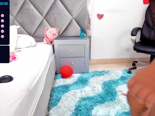 Live sex webcam photo for Khloe-campbell #275815700