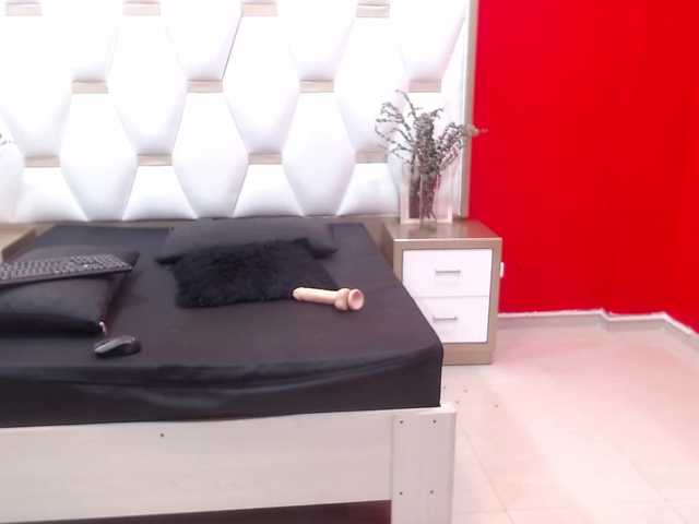 Live sex webcam photo for KhloeAnderso #273209878