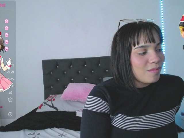 Live sex webcam photo for Khloecutee1 #276540485