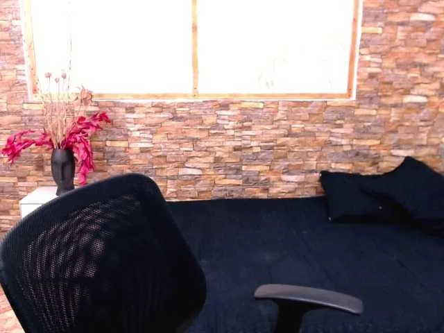 Live sex webcam photo for KiaMax #272780708