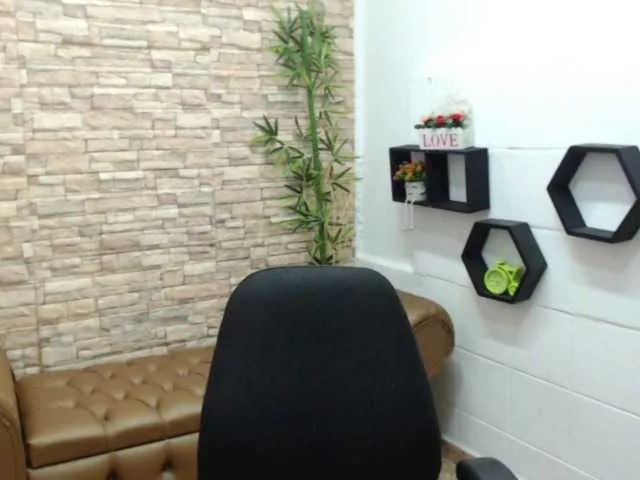 Live sex webcam photo for KiaMax #272804574