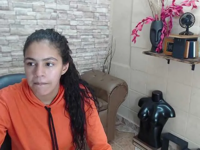 Live sex webcam photo for KiaMax #276094307