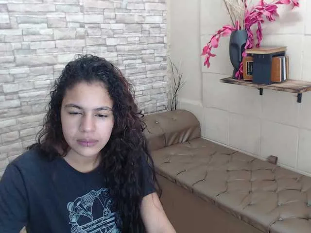 Live sex webcam photo for KiaMax #276184198