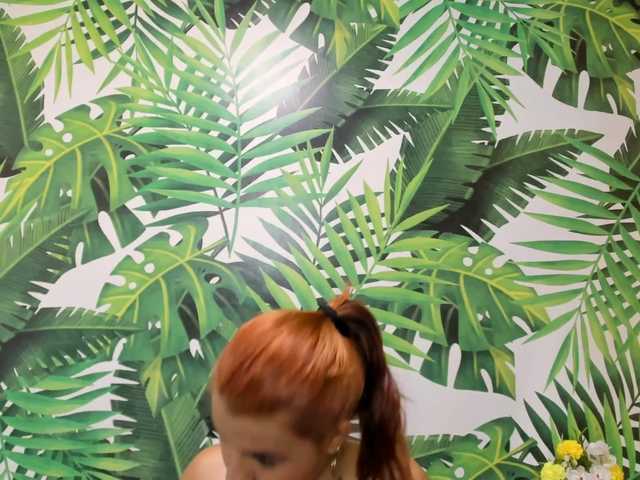 Live sex webcam photo for KiannaHots1 #273659303