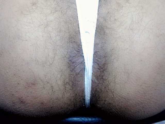 Live sex webcam photo for KiaraJey01 #275520433