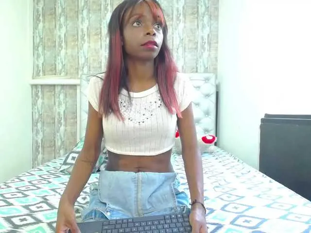 Live sex webcam photo for KiaraKaneel #271854993