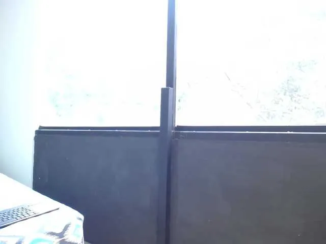 Live sex webcam photo for KiaraKaneel #274435715
