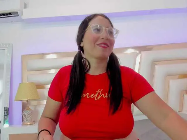 Live sex webcam photo for KiaraRose01 #276753251
