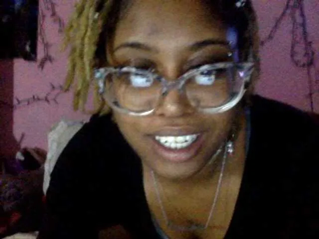 Live sex webcam photo for Kiarichikito1 #290638946