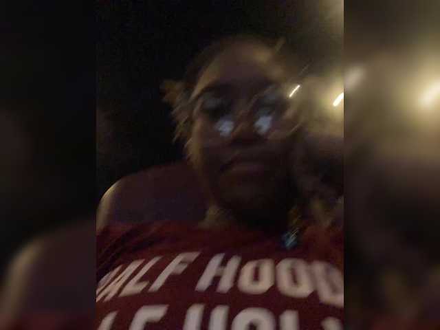 Live sex webcam photo for Kiarichikito1 #291209828