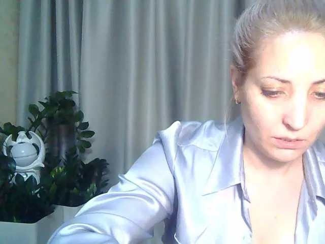 Live sex webcam photo for KickaIricka #275480156