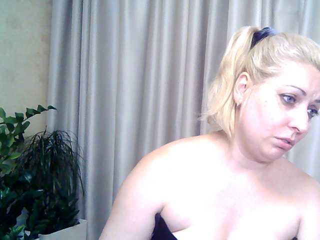 Live sex webcam photo for KickaIricka #276137829