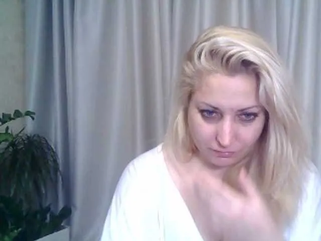 Live sex webcam photo for KickaIricka #276334040