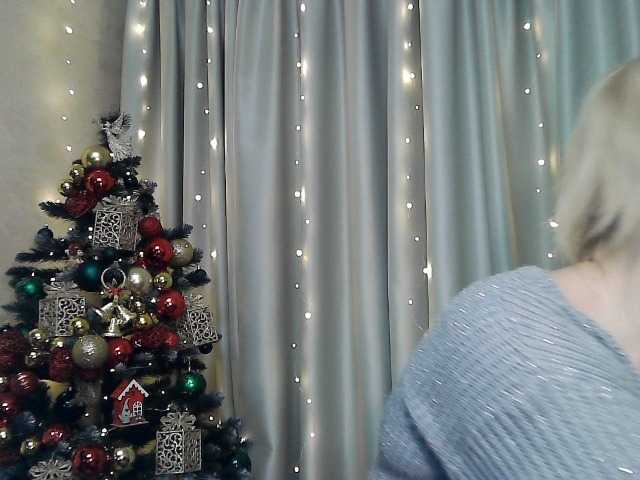 Live sex webcam photo for KickaIricka #276913807