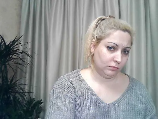 Live sex webcam photo for KickaIricka #277200846