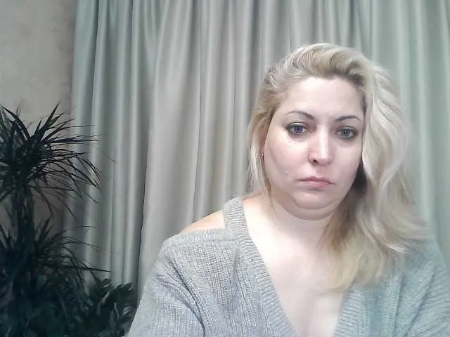 Live sex webcam photo for KickaIricka #277332978