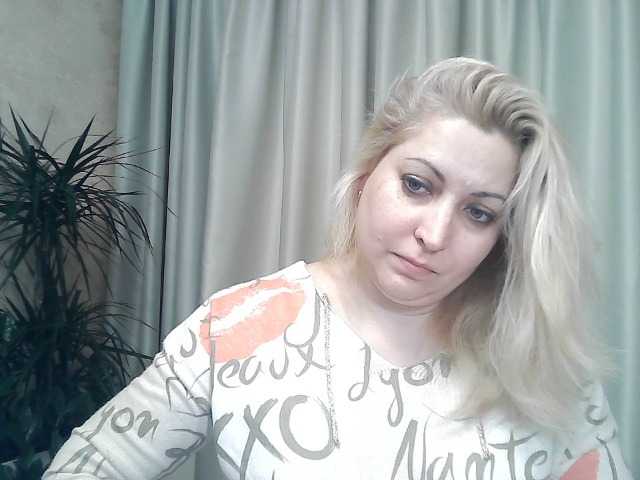 Live sex webcam photo for KickaIricka #277407223