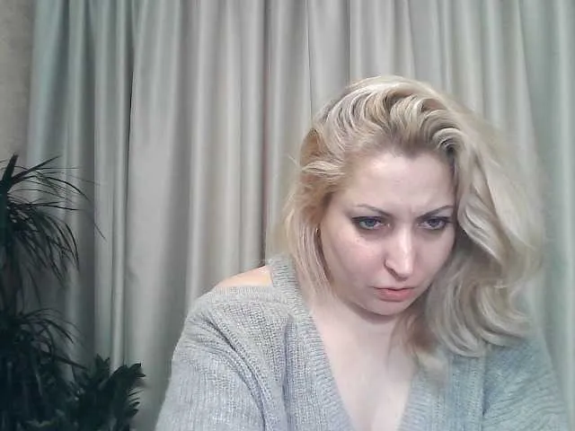 Live sex webcam photo for KickaIricka #277595094