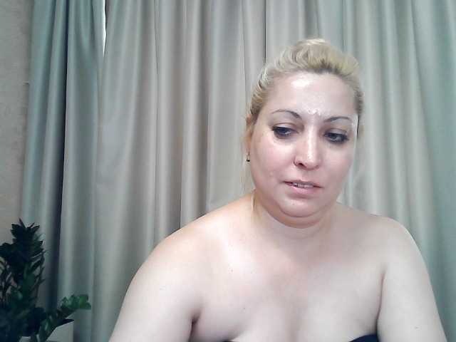 Live sex webcam photo for KickaIricka #288186266