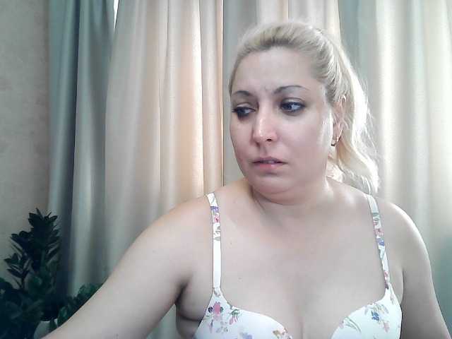 Live sex webcam photo for KickaIricka #289579104