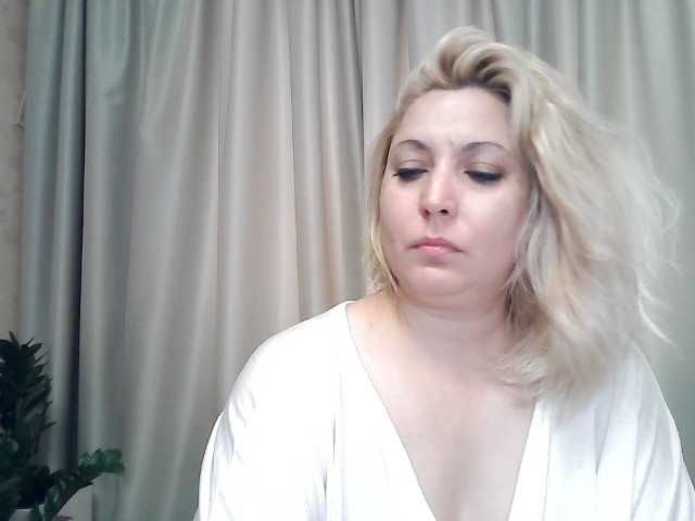 Live sex webcam photo for KickaIricka #289763473