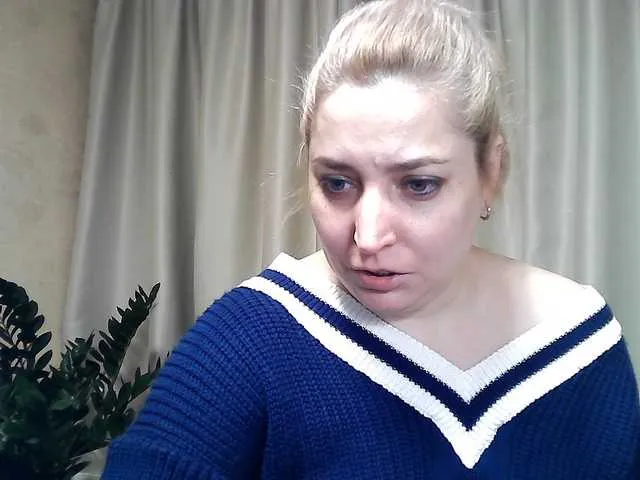 Live sex webcam photo for KickaIricka #290541698